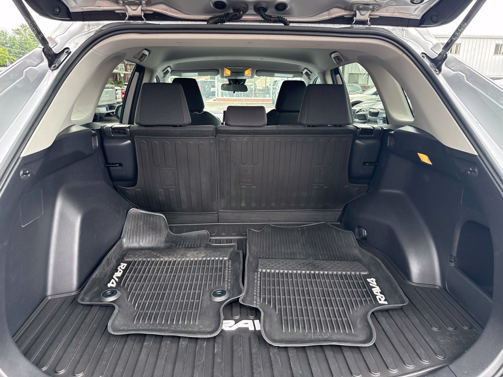 Used 2019 Toyota RAV4 LE w/ All Weather Liner Package AWD/4WD image 12