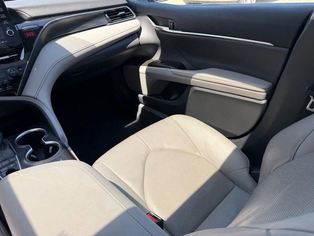 Used 2024 Toyota Camry XLE w/ Navigation Package FWD image 16