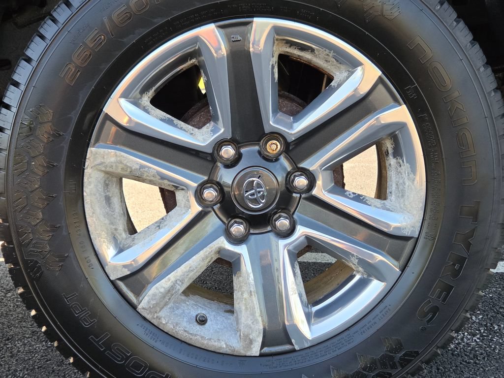 Used 2016 Toyota Tacoma Limited w/ Towing Package AWD/4WD image 21