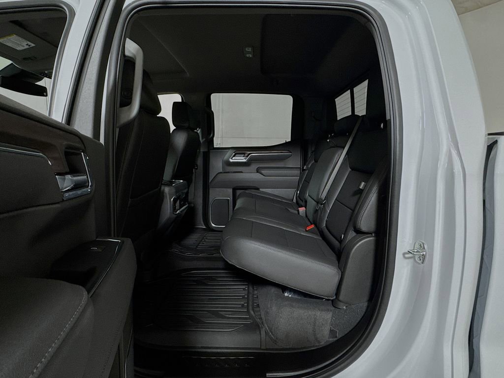 Certified 2026 GMC Sierra 1500 SLT image 23