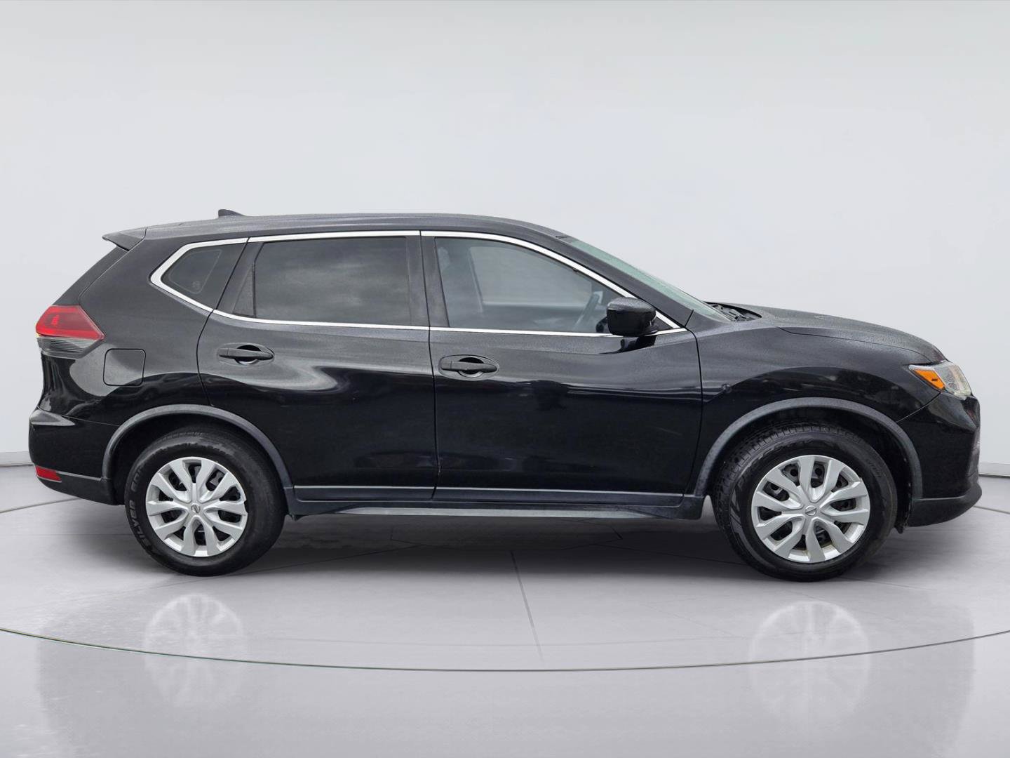 Used 2020 Nissan Rogue S FWD image 4