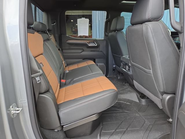 Used 2025 Chevrolet Silverado 1500 High Country w/ High Country Premium Package AWD/4WD image 38