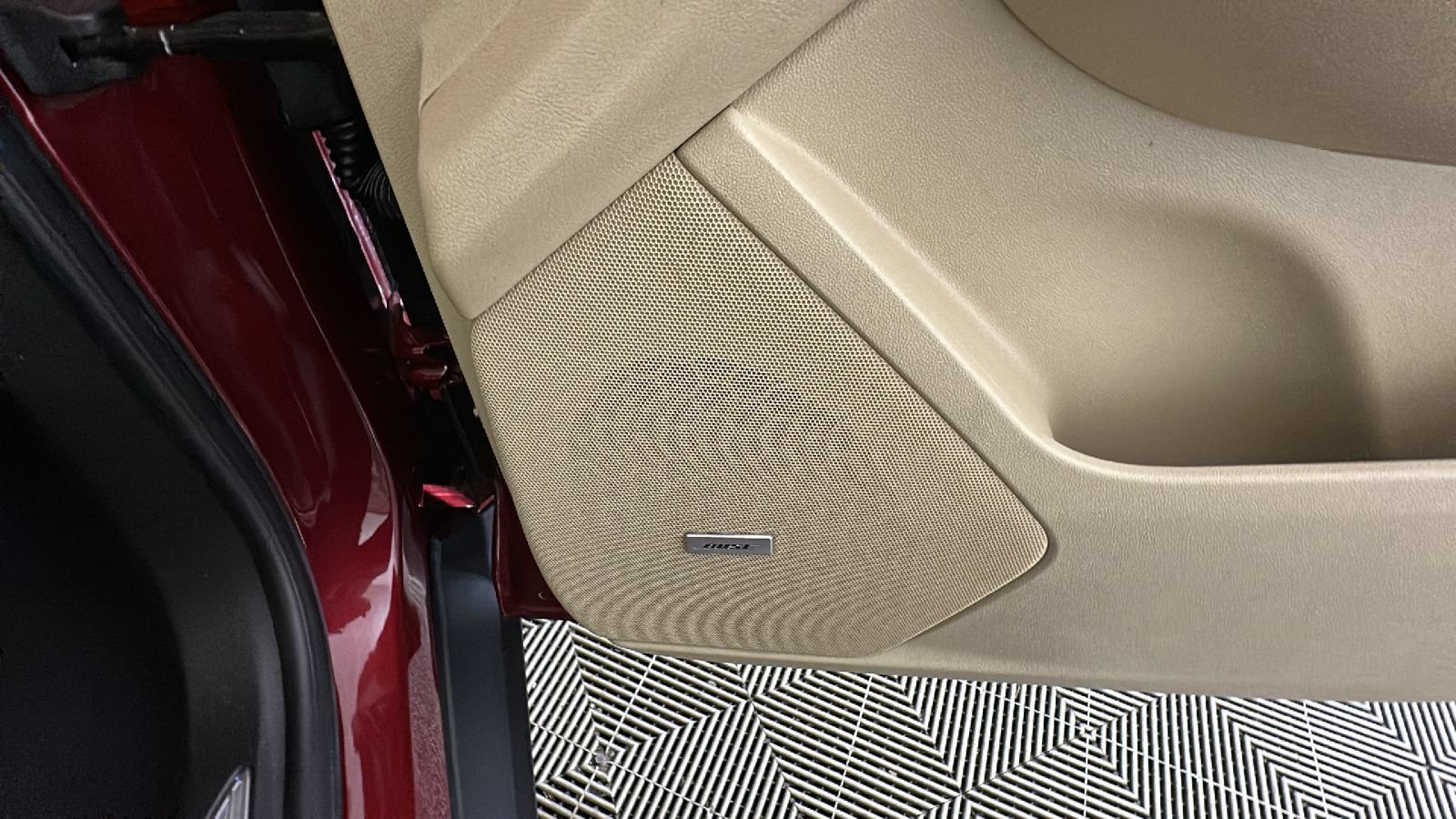 Used 2018 Cadillac XT5 Luxury w/ Driver Awareness Package AWD/4WD image 37