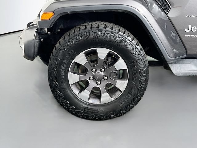 Used 2019 Jeep Wrangler Unlimited Sahara w/ Dual Top Group AWD/4WD image 26