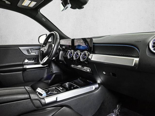 Used 2024 Mercedes-Benz GLB 250 4MATIC image 24