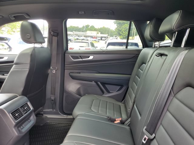 Certified 2024 Volkswagen Atlas Cross Sport SEL AWD/4WD image 16