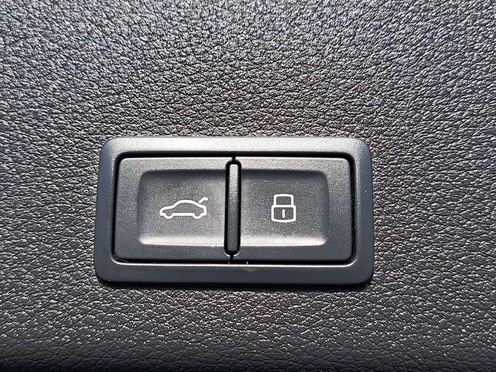 Certified 2023 Audi e-tron Premium Plus w/ Premium Plus Package AWD/4WD image 13