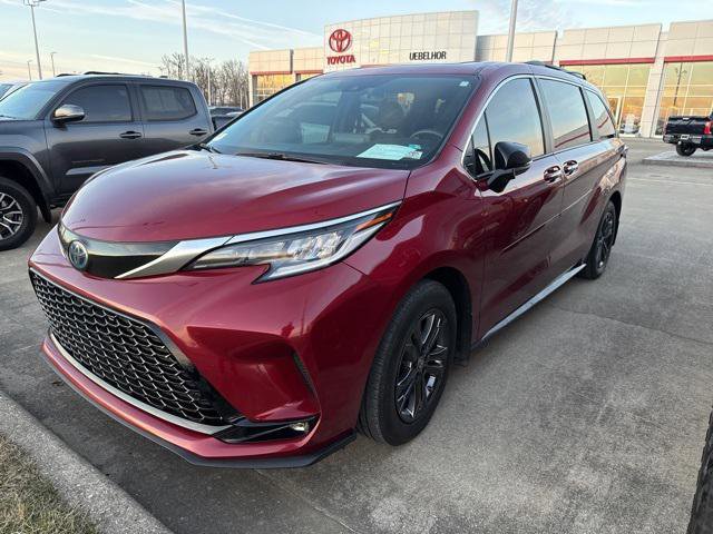 Certified 2024 Toyota Sienna XSE image 1