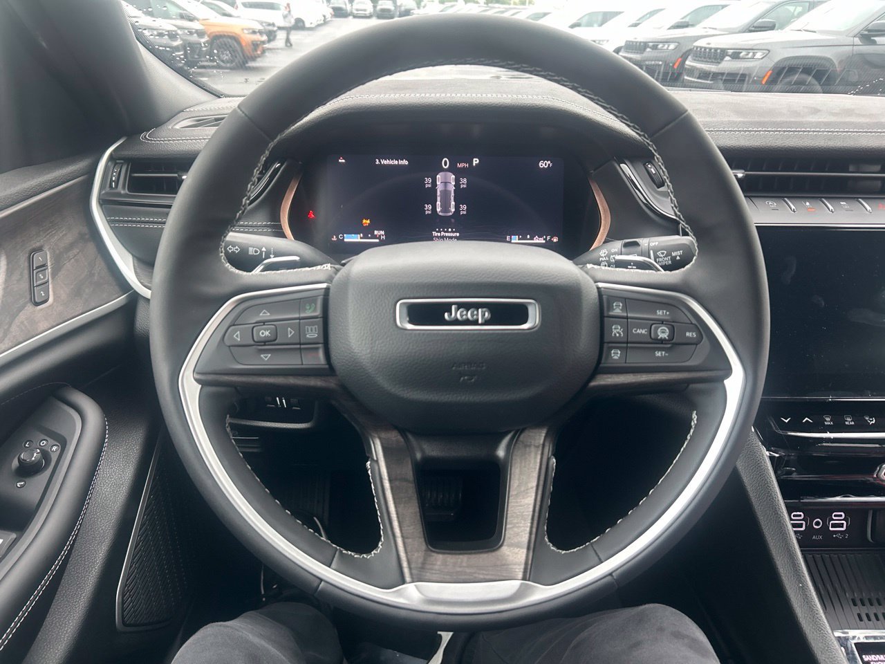 New 2027 Jeep Grand Cherokee Limited AWD/4WD image 19