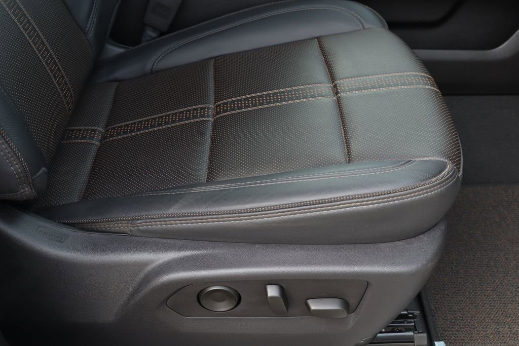 Certified 2025 Chevrolet Silverado 2500 High Country w/ Technology Package image 30