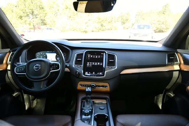 Used 2022 Volvo XC90 T6 Momentum w/ Climate Package AWD/4WD image 15