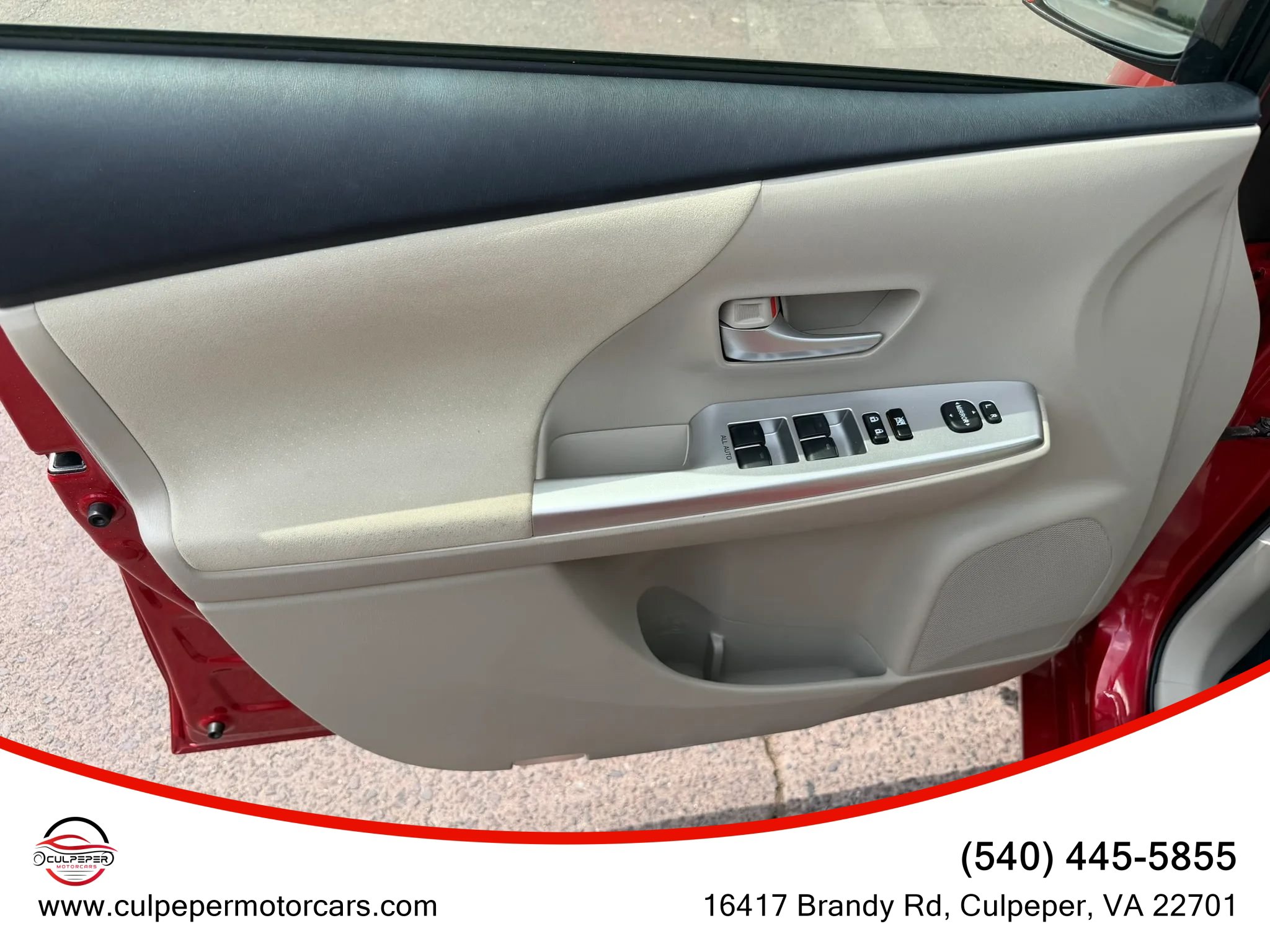 Used 2013 Toyota Prius V Three FWD image 8