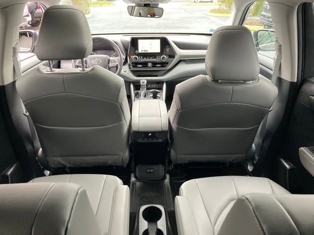 Certified 2023 Toyota Highlander XLE image 24