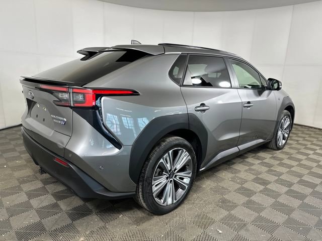 Used 2023 Subaru Solterra Limited image 3