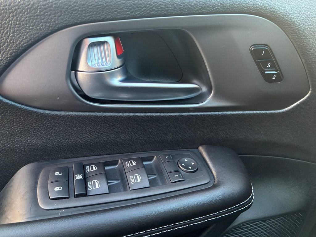New 2026 Chrysler Pacifica Select FWD image 25