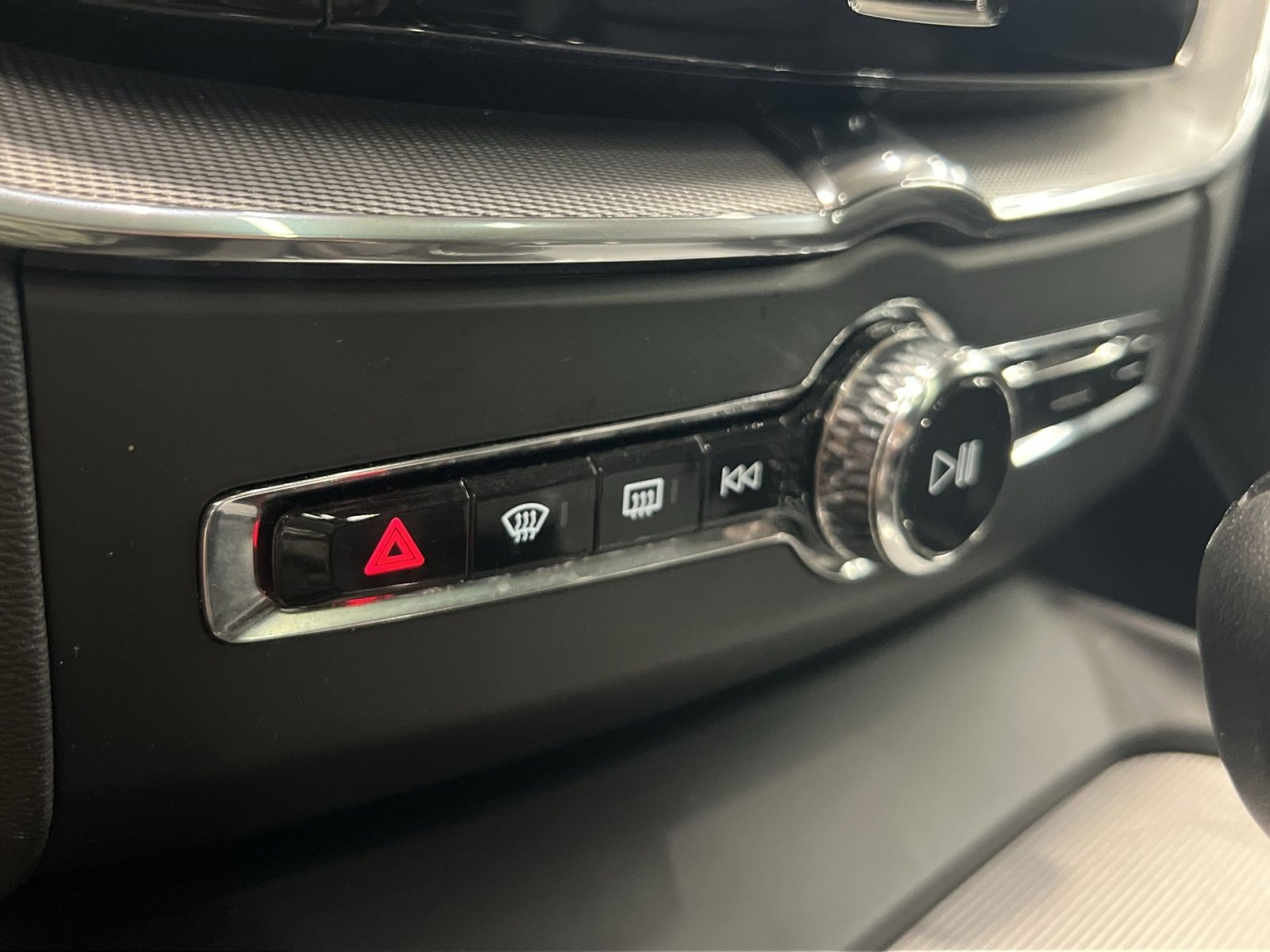 Used 2019 Volvo XC60 T5 Inscription AWD/4WD image 17