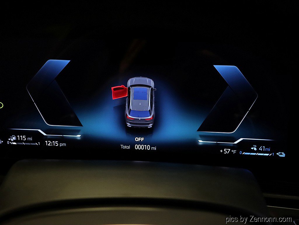 Used 2026 BMW X5 xDrive50e w/ M Sport Package image 18