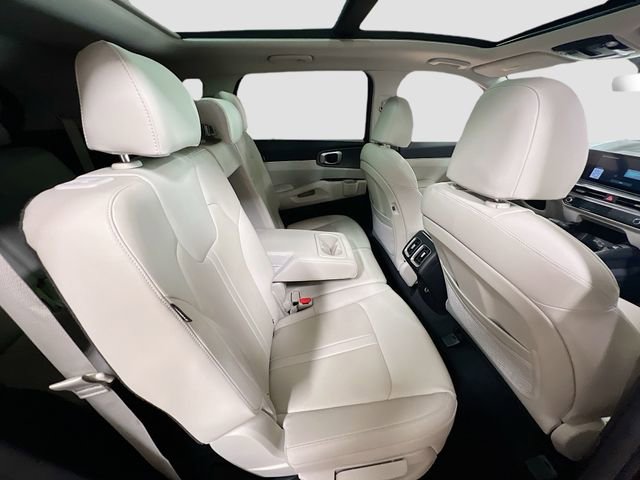 Certified 2024 Kia Sorento S w/ Panoramic Sunroof Package image 29
