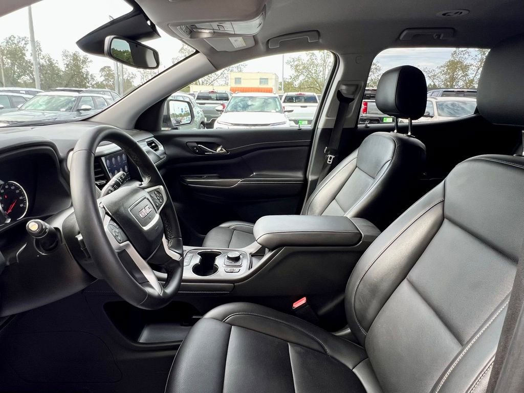 Used 2023 GMC Acadia SLT image 17