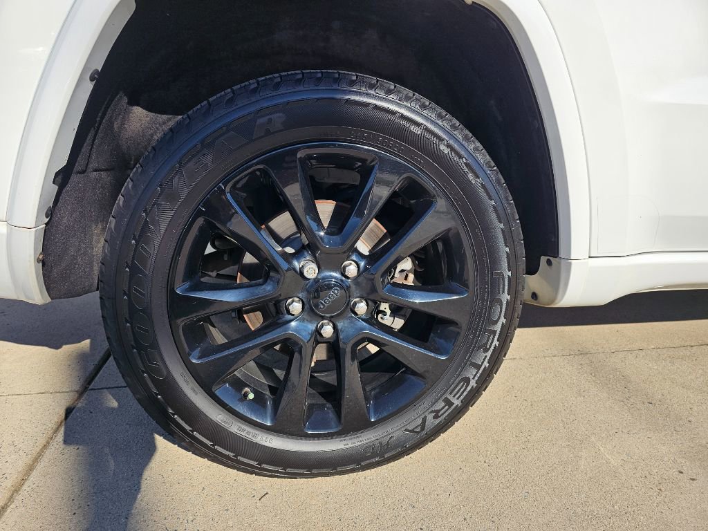 Used 2020 Jeep Grand Cherokee Altitude image 26
