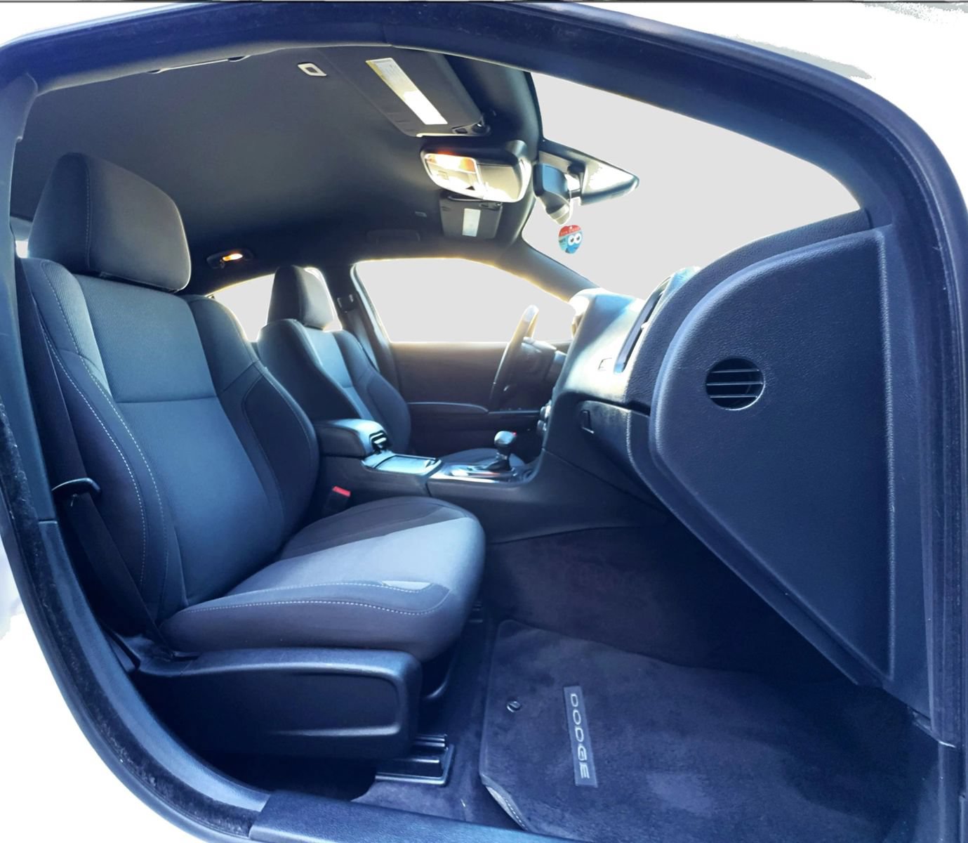 Used 2017 Dodge Charger SXT w/ Blacktop Package RWD image 33