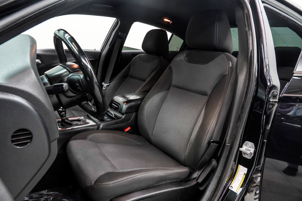 Used 2018 Dodge Charger SXT w/ Blacktop Package RWD image 16
