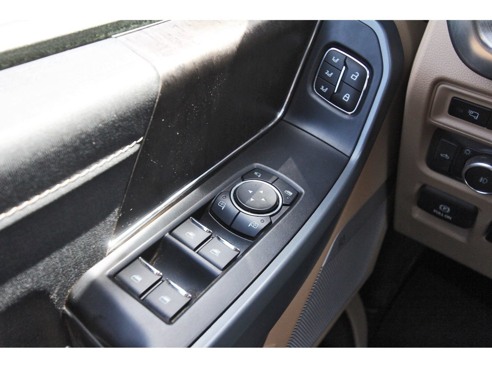 Used 2023 Ford F150 Lariat RWD image 24