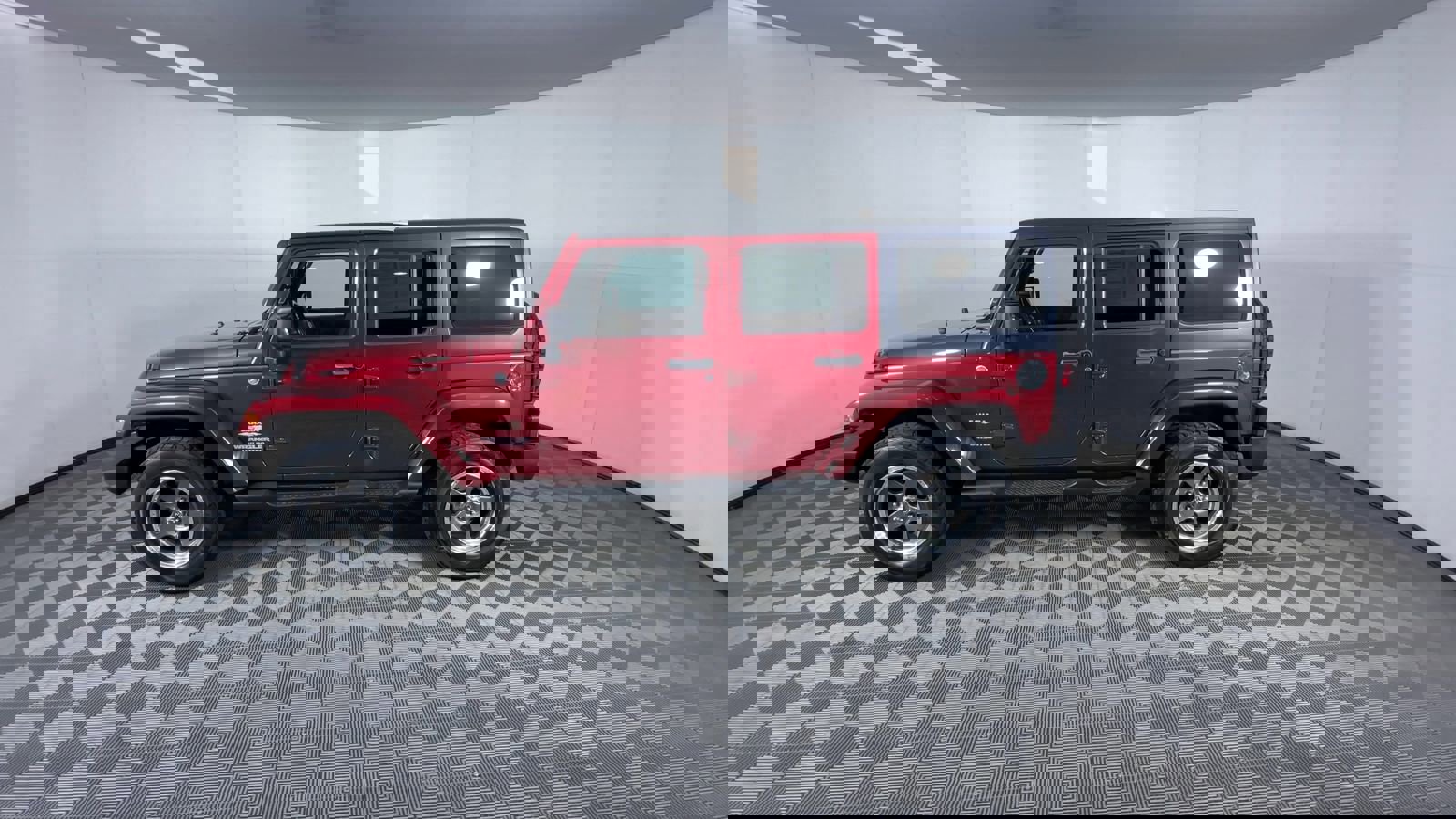 Used 2012 Jeep Wrangler Unlimited Sahara w/ Connectivity Group image 5