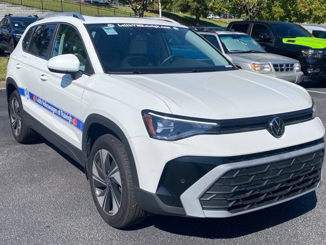 Certified 2026 Volkswagen Taos SE AWD/4WD image 7