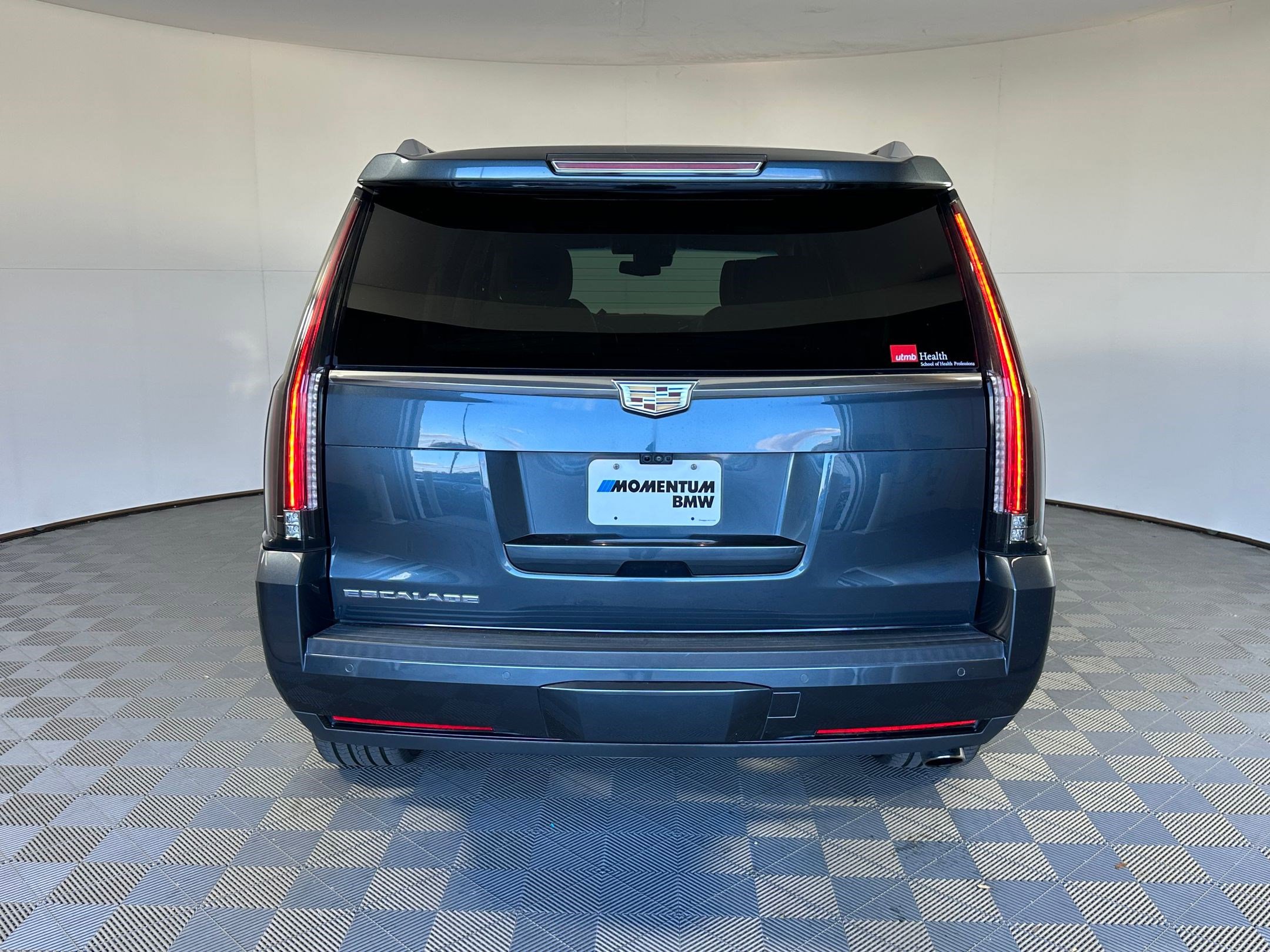 Used 2019 Cadillac Escalade Luxury image 8
