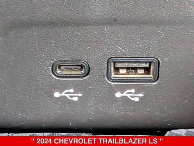 Used 2024 Chevrolet TrailBlazer LS AWD/4WD image 25