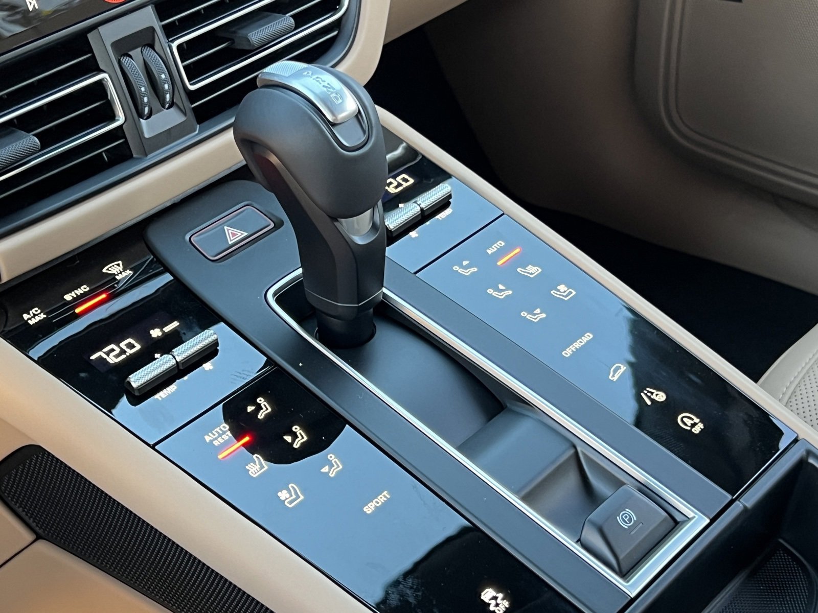 New 2026 Porsche Macan image 27