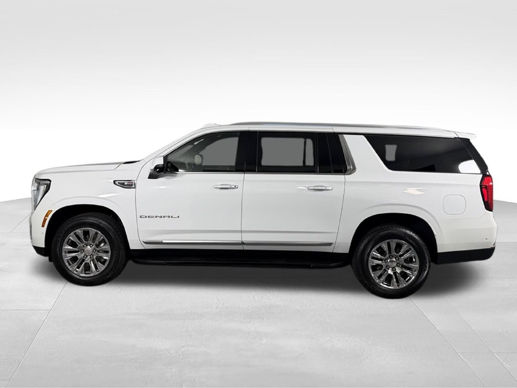 Used 2025 GMC Yukon XL Denali AWD/4WD image 9