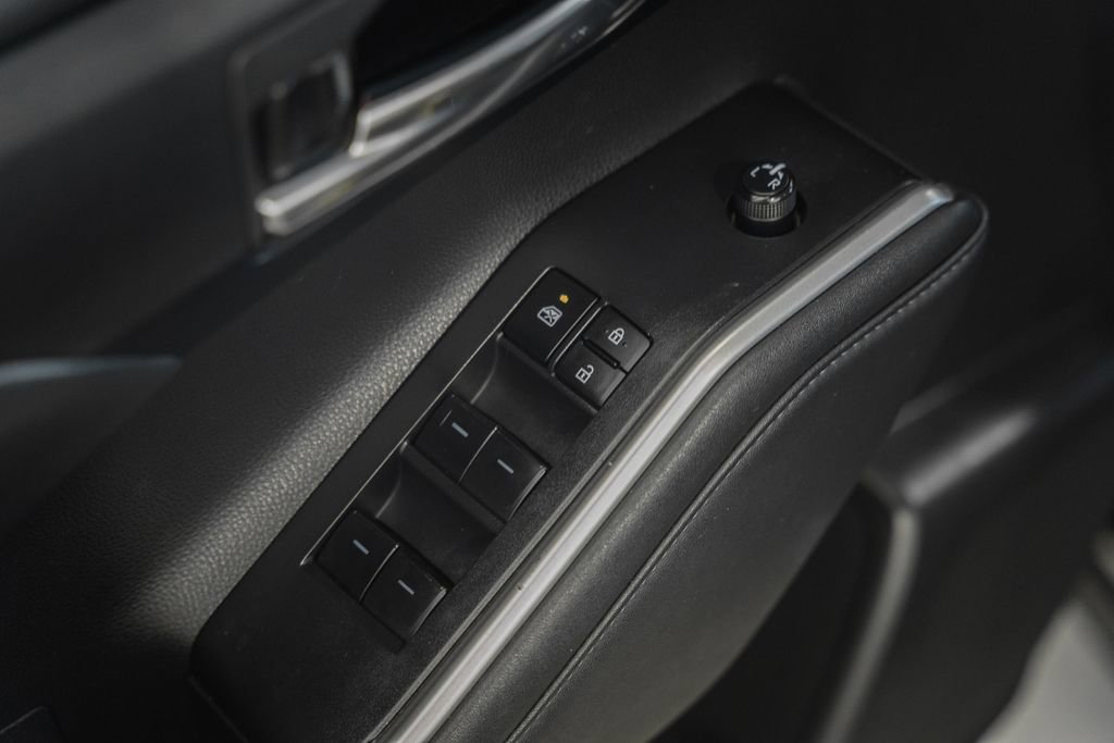 Used 2023 Toyota Highlander XLE image 39