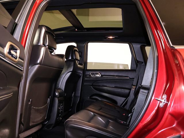 Used 2014 Jeep Grand Cherokee Overland w/ Advanced Technology Group AWD/4WD image 14