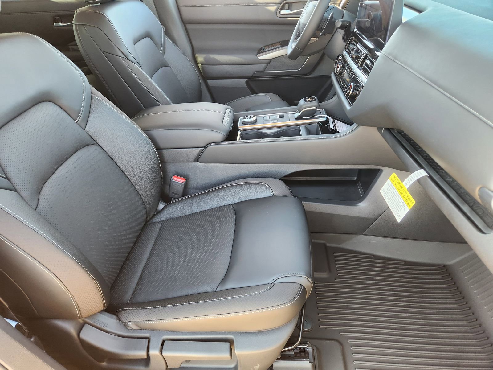 New 2026 Nissan Pathfinder SL image 14