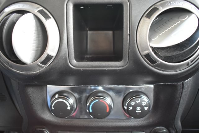 Used 2016 Jeep Wrangler Sport AWD/4WD image 19