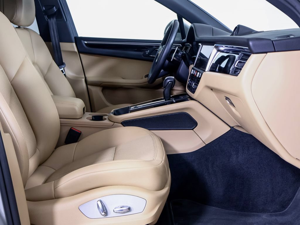 Certified 2023 Porsche Macan S w/ Premium Package AWD/4WD image 9