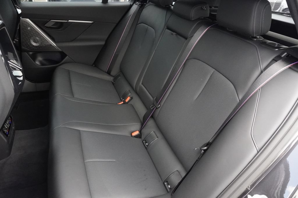 Used 2026 BMW M5 Touring AWD/4WD image 30