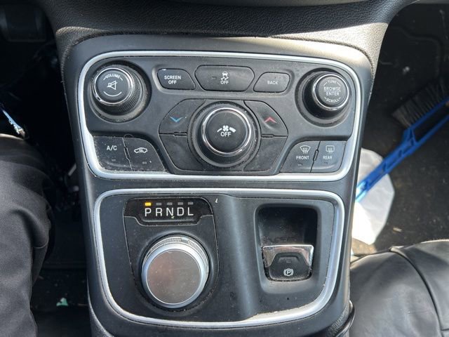 Used 2015 Chrysler 200 Limited FWD image 7