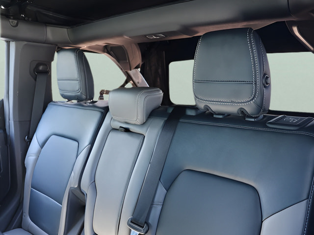 Used 2023 Ford Bronco Outer Banks w/ Sasquatch Package AWD/4WD image 18