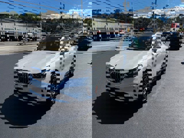New 2026 BMW 530i xDrive w/ Executive Package image 3