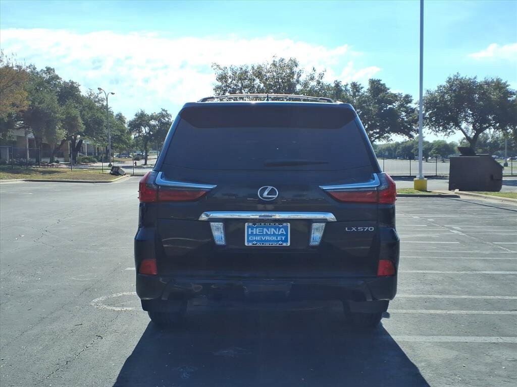 Used 2016 Lexus LX 570 4WD w/ Luxury Package image 7