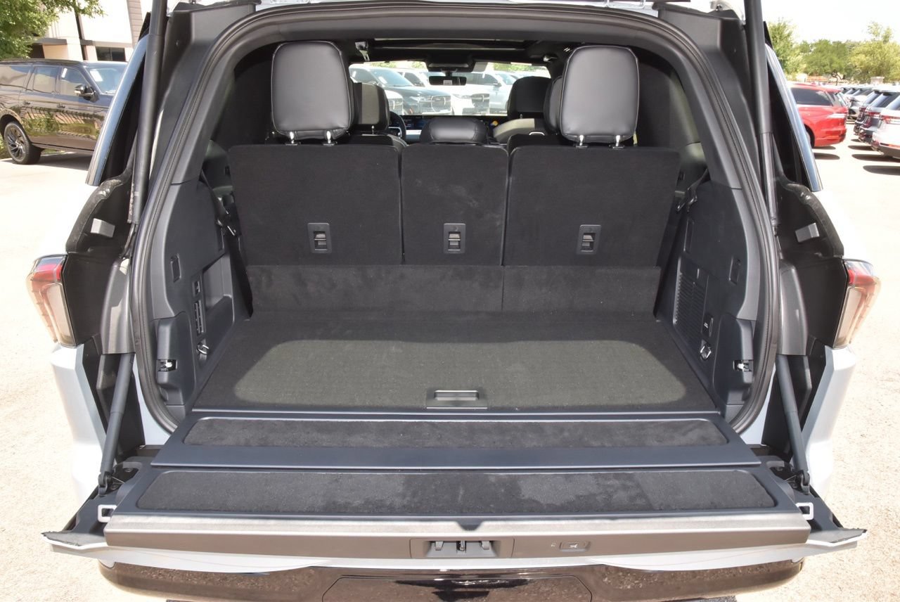 New 2026 Lincoln Navigator Reserve w/ Jet Appearance Package AWD/4WD image 40