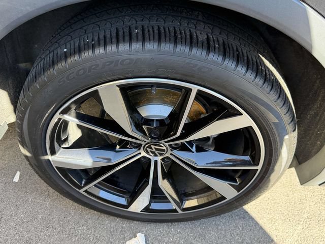 Certified 2023 Volkswagen Tiguan SEL R-Line AWD/4WD image 8