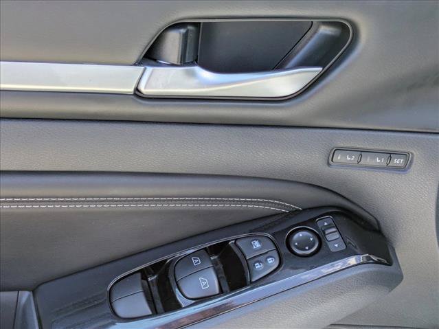 Used 2022 Nissan Altima 2.5 Platinum AWD/4WD image 12