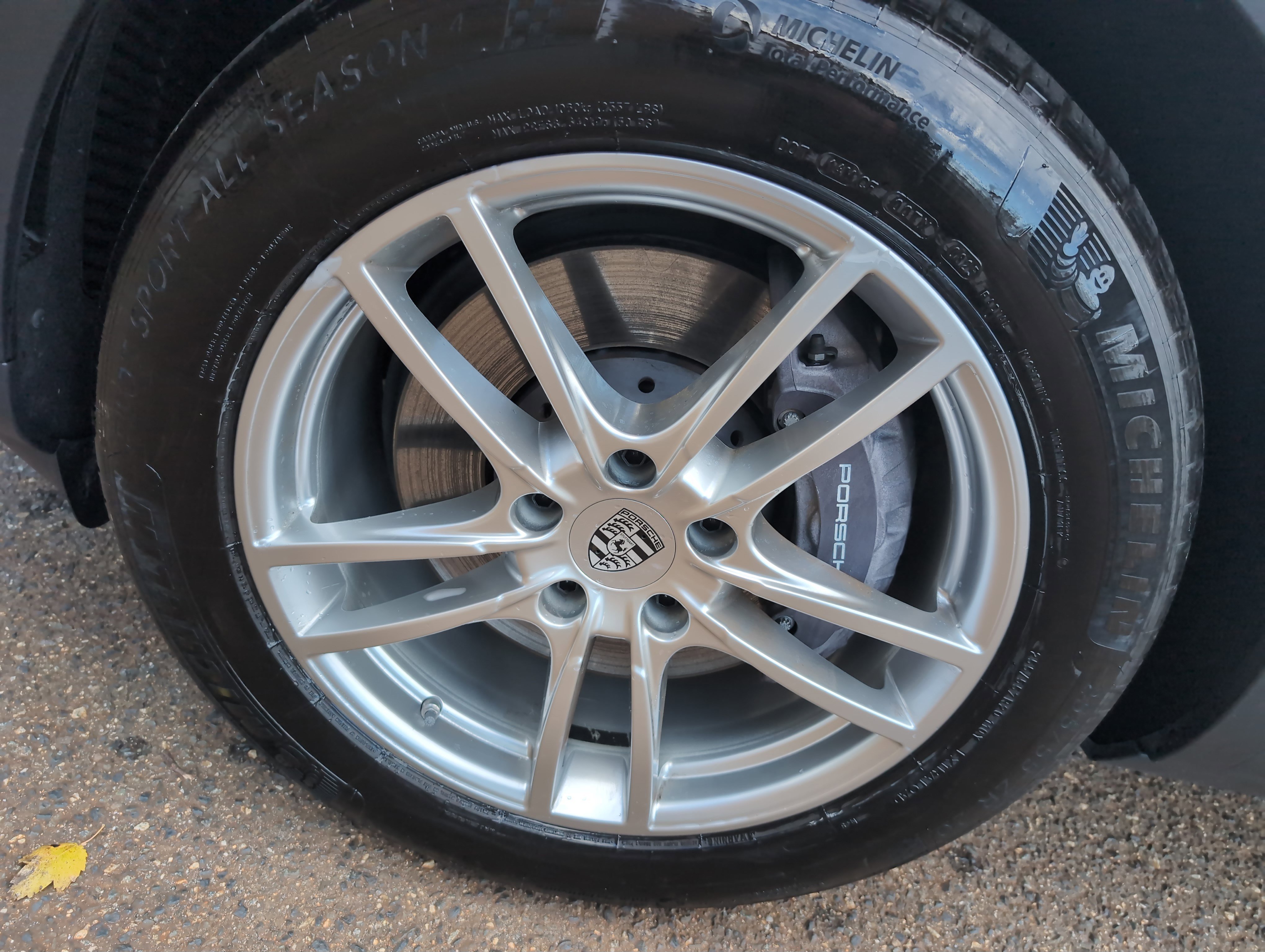 Used 2024 Porsche Cayenne Coupe image 11