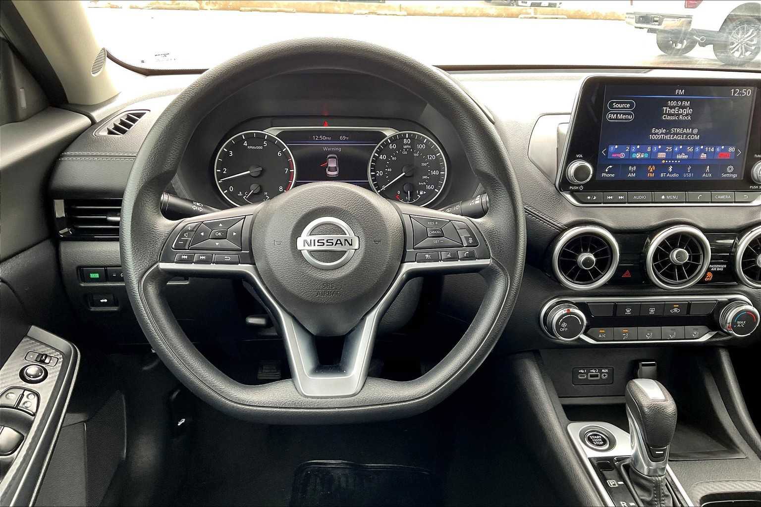 Used 2023 Nissan Sentra SV image 5