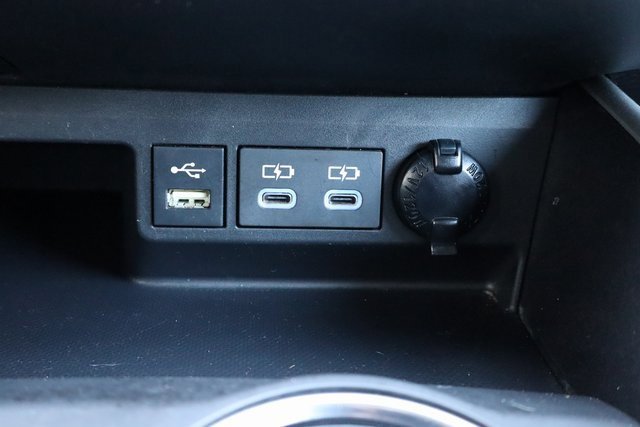 Used 2022 Toyota Highlander LE image 10