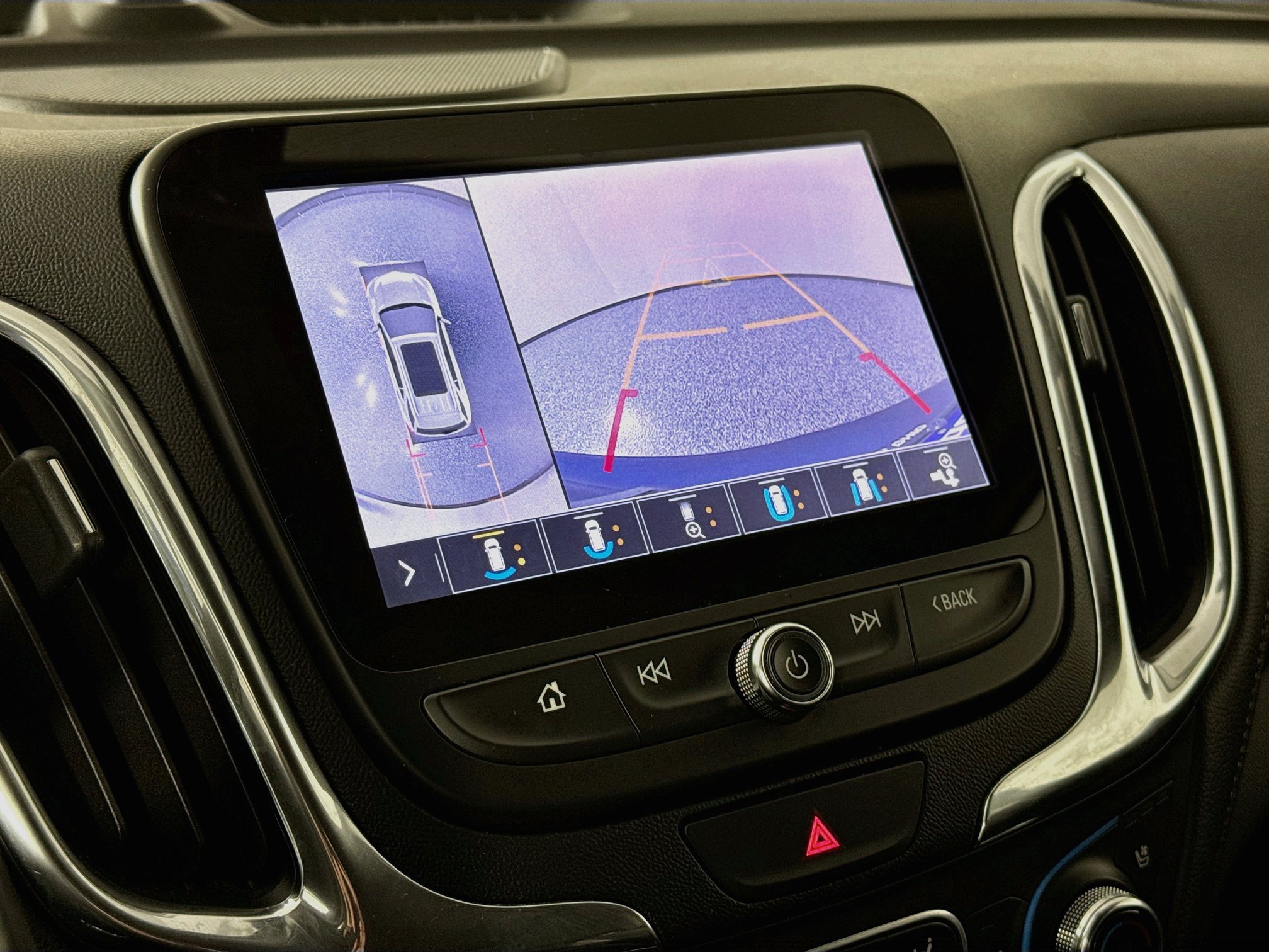 Used 2020 Chevrolet Equinox Premier FWD image 13